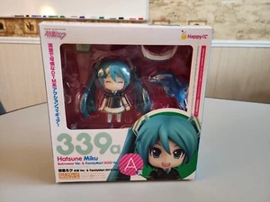 Nendoroid 339 Hatsune Miku Swimwear Ver. & FamilyMart 2013 Ver. - Picture 1 of 6