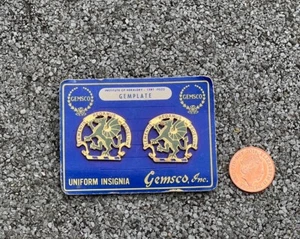 GENUINE U.S. ARMY CREST: CHEMICAL SCHOOL - ELEMENTS REGAMUS PROELIUM(ref I) - Picture 1 of 6