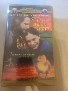Fly Away Home (VHS, 1997, Closed Captioned Clam Shell Case) - Picture 1 of 3