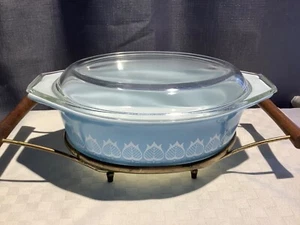 Vintage 1964 Promotional Pyrex Blue Tulip Oval 1 1/2 Qt Casserole Lid & Cradle - Picture 1 of 18