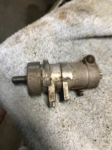 SNAPPER string trimmer MODEL P212CST 212CST SPINDLE HOUSING ASSEMBLY 7042501 - Picture 1 of 5