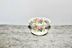 PARAGON FINE CHINA DOUBLE STAMP MINI FLORAL SUGAR BOWL - ENGLAND - Picture 1 of 5