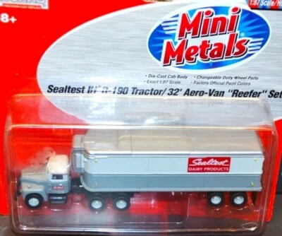 Tractor clásico de metal 31121 Sealtest IH R-190 con refrigerador Aero-Van 32' 1/87 nuevo sin usar, en caja Foto 1 de 2