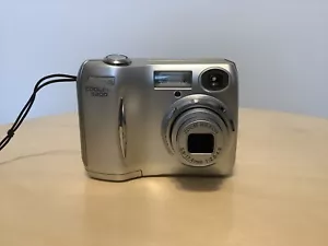 Nikon Coolpix 3200 Digital Camera (E3200) 3.2MP 3.0x Optical Zoom - Picture 1 of 7