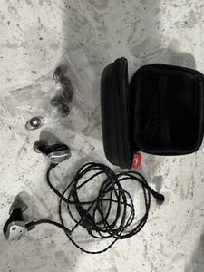 Fender FXA5 Silber In-Ear Kopfhörer Monitore Professionelle Live Performance - Bild 1 von 4