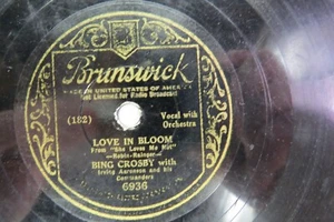 Bing Crosby - BRUNSWICK 6936 - Love in Bloom & Straight from the Shoulder - Bild 1 von 2