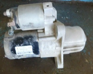 Holden Commodore VZ V6 Auto Starter Motor - Picture 1 of 3