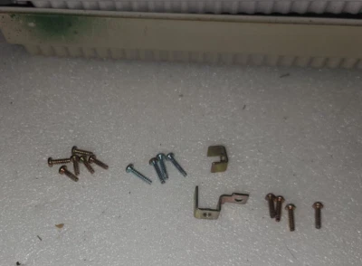 Nintendo SNES SNS-001 *NO Sound Box* ONLY Bottom Complete Set Screws & Brackets - Image 1 of 4