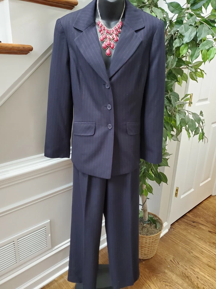 Evan Picone Women Black Lined Polyester Long Sleeve Blazer & Pant 2Piece Suit 10 - Image 1 of 4