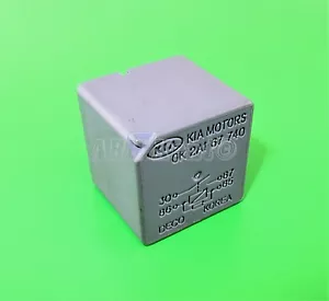 427-Kia (1990-2015) Multi-Use Grey 4-Pin Relay OK2A167740 Deco / Kia Motors - Picture 1 of 5