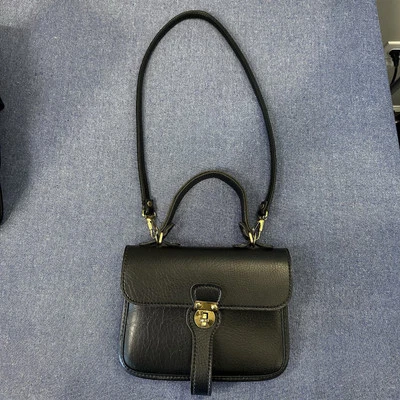 Vintage Black Leather Handbag 3 Section Accordion Style Gold Hardware Turnkey - Imagem 1 de 4