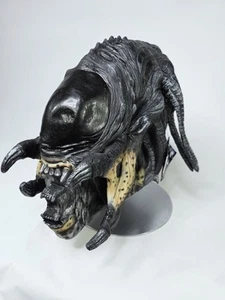Alien vs Predator 2004 Latex Mask Brand New - Picture 1 of 13