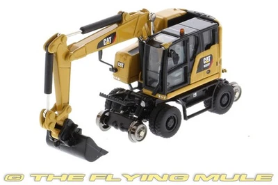 Diecast Masters 1:87 M323F Railroad Wheeled Excavator - Image 1 of 4