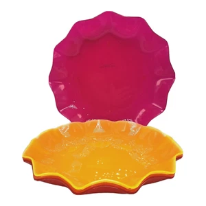 Tupperware Whimsical Ruffled Hot on Spot Plates Set of 4 Hot Colors Rare NOS - Picture 1 of 7