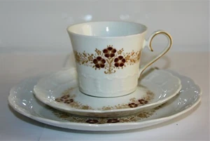 Krautheim Rialto Kaffeegedeck 3-teilig Golddekor m. dunkelroten Blumen - Bild 1 von 7