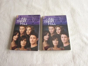 One Tree Hill - The Complete Fifth Season (DVD, 2009, 5-Disc Set) - Foto 1 di 5