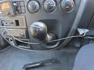 LDV MAXUS LWB EHR VAN 2005-2009 Gearstick  - Picture 1 of 4