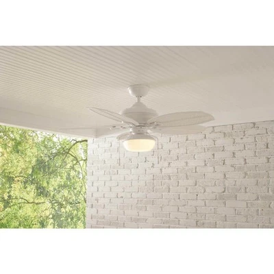 Ventilador de techo Hampton Bay Home 48"" LED interior/exterior blanco mate con kit de luz Foto 1 de 4