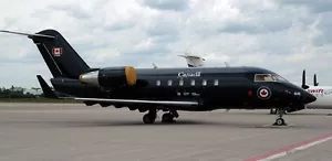 Bombardier CL-601 Challenger Transporter Flugzeug schwarz Schreibtisch Holz Modell Regular - Bild 1 von 1