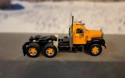 Matchbox Collectibles, 1:50  scale, 1956 Mack B-61 Tractor Truck, #DYM35214 - Image 1 of 4