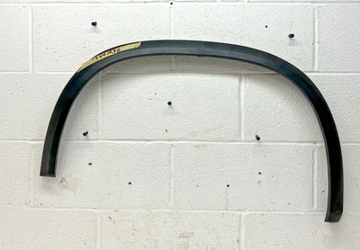 OEM Rear RH Wheel Well Trim 12541436 1999-02 Chevy C/K1500/GMC Sierra 1500 (SR25 - Image 1 of 4