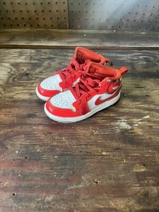 Nike Air Jordan 1 Mid SE Barcelona Größe 9C Kleinkind - Bild 1 von 6