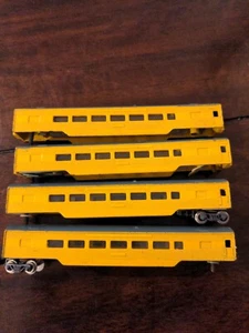 Lone Star Treble-O-Lectric N Gauge Diecast 4 Yellow Union Pacific Coaches parts - Picture 1 of 5