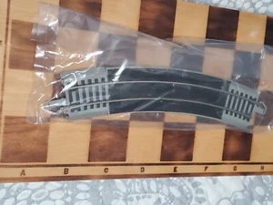 Bachmann HO 4402A-2 E-Z Gleis KLEMMSCHREITUNG 18 ZOLL Radius graues Bett NEU - Bild 1 von 5
