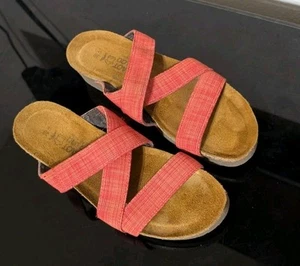 Naot 3 Strap Comfort Slide Flat Sandals Size 39 (US 8) - Picture 1 of 5