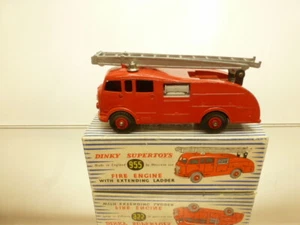 DINKY TOYS 955 FIRE ENGINE with EXTENDING LADDER - RED - GOOD CONDITION IN BOX - Picture 1 of 12