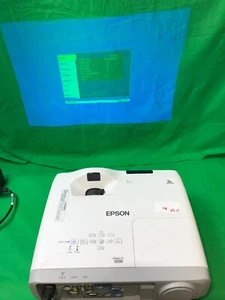 EPSON POWERLITE 525W/H672A WXGA PROJECTOR 2149 LAMP HOURS / TESTED* - Picture 1 of 9