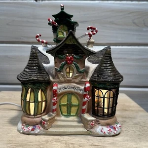 Walt Disney Brass Key Christmas Porcelain Village Ye Ole Candy Shop 2006 - Picture 1 of 11
