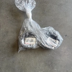 Lexus GS450H IS350 Rear Differential Mount Cushion 41651-30130 & 41651-30140 - Picture 1 of 6