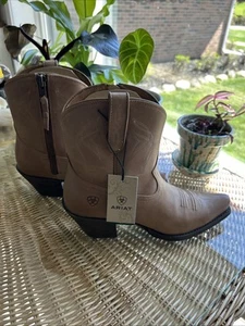 Ariat Damen schöne Westernstiefel Größe 6,5 Gepäck braun Leder neu mit Etikett ungetragen - Bild 1 von 15