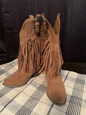 Very Volatile - Hillside 流苏靴 (6) — 第 1/4 张图片