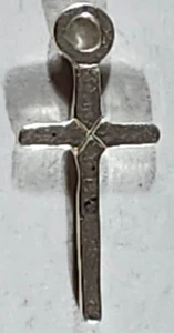 Vintage Sterlingsilber KLEINES KREUZ #63 Armband Charm/Anhänger 0,23 g, 5/8 Zoll - Bild 1 von 2