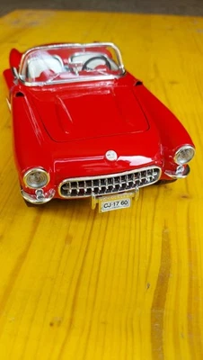 Burago Chevrolet Corvette 1957 1:18 - Immagine 1 di 4