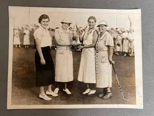 Original Typ 1 Pressefoto Helen Hicks (LPGA) Maureen Orcutt & Jean Bauer Miami - Bild 1 von 5