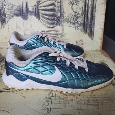 Size 1Y Nike Tiempo Legend 10 Youth Soccer Cleats Emerald FN5927-300 Very Nice! - Image 1 of 4