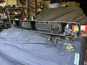 Ford Xb Gt Grill In Vgc Can Ship Or Pick Up Belgrave - Picture 1 of 11