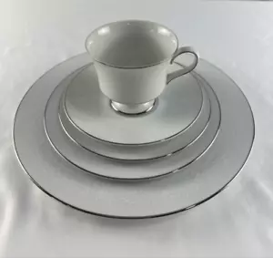 1 - 5 Piece Place Setting Sango China Granada White Japan 3651 - Picture 1 of 15