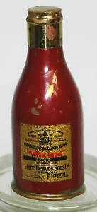 BOTELLA DE METAL MINIATURA Y 2 VASOS DE CHUPITO DE ACERO INOXIDABLE ETIQUETA BLANCA ESCOCÉS JOHN DEWAR - Imagen 1 de 3