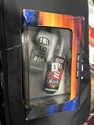 Greg Biffle 16 Grainger 2002 1:64 Wrenchin' And Racin' автомобили NASCAR Hot Wheels - Изображение 1 из 2