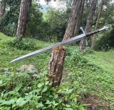 Espada vikinga de acero al carbono forjada a mano lista para batalla medieval con vaina Foto 1 de 4