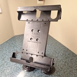 RPR-377HB Ram Mount Tab-Tite HD Mount avec triple ventouses peut contenir jusqu'à 10" iPad - Photo 1/7