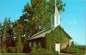 Danforth Chapel Next To Student Union University of Iowa Iowa City Postcard - Picture 1 of 2