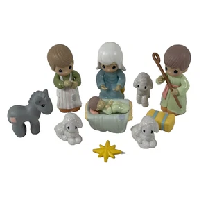 Belén de Navidad Avon 2002 Precious Moments Juego de 12 piezas de plástico de colección - Imagen 1 de 12