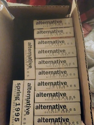 VHS Lot of 13 Rock Video Monthly: Alternative Releases 1993/1994/1995 lot Foto 1 de 4