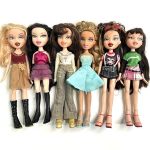 Vtg Bratz Dolls MGA Cloe Kumi Dana Yasmin Dana 2003-05 Lot of 6 W/ Clothes Shoes - Picture 1 of 14