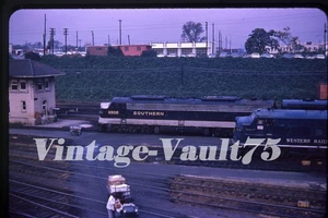 ORIGINAL SLIDE SOU 6906 SOUTHERN RAILWAY ATLANTA GEORGIA 1966 - Picture 1 of 1